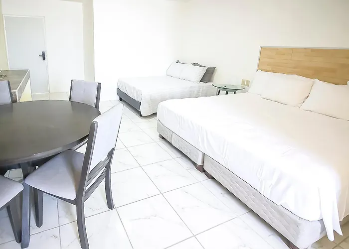 Hotel Oyo Plaza Torres, Cabo San Lucas