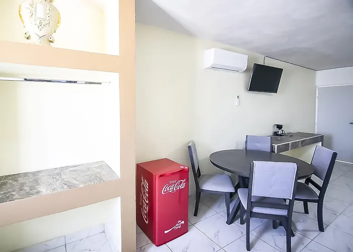 Hotel Oyo Plaza Torres, 4*