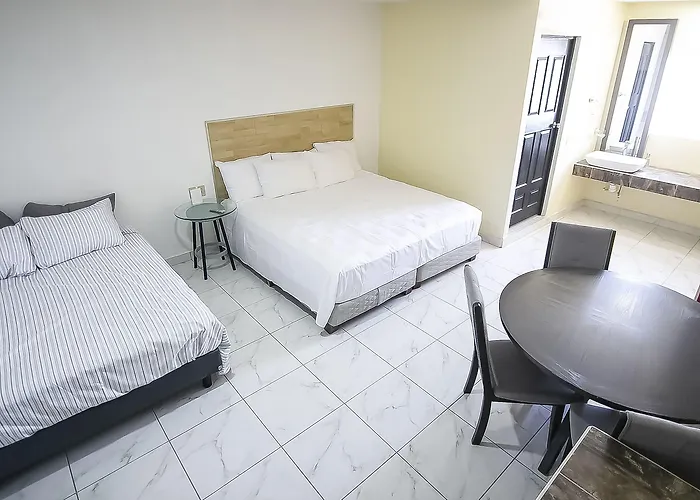 Oyo Plaza Torres, 4*