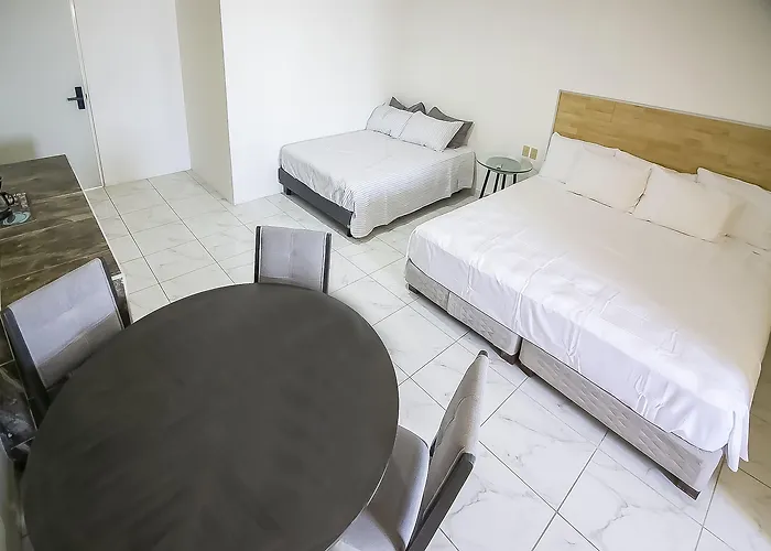 Hotel Oyo Plaza Torres, Cabo San Lucas